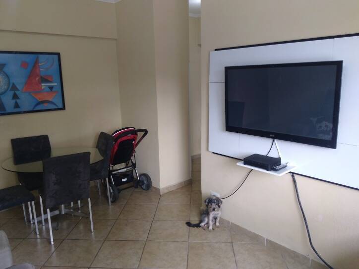 2 dorm, 2 banheiros, reformado, 1 vaga, próximo faculdades!
