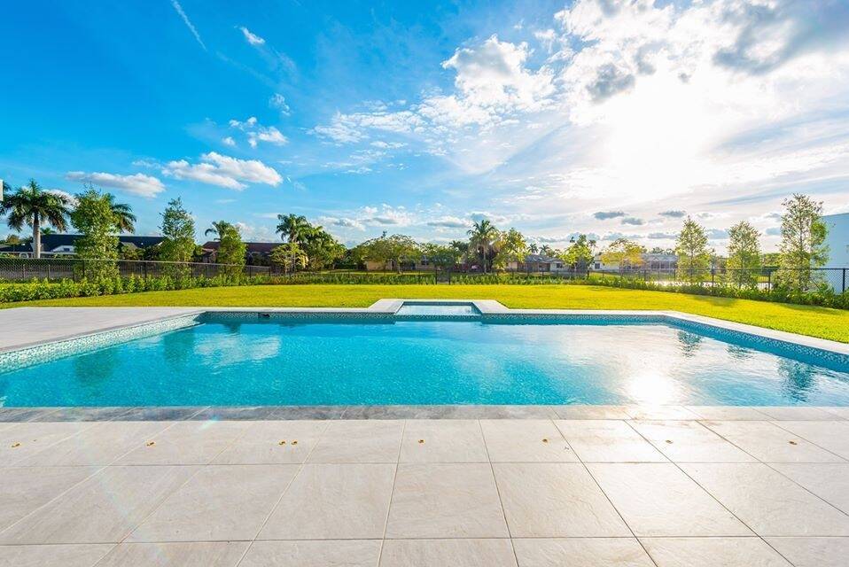 Condomínio de luxo, 4 suítes, 453 m² - Weston - Flórida - EUA