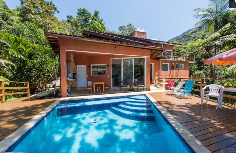 Casa 4 dormitórios com piscina - Praia Morro do Félix Ubatuba Litoral Norte