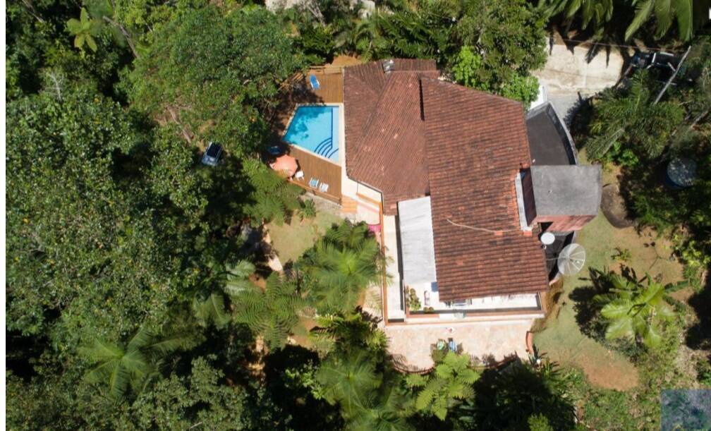 Casa 4 dormitórios com piscina - Praia Morro do Félix Ubatuba Litoral Norte