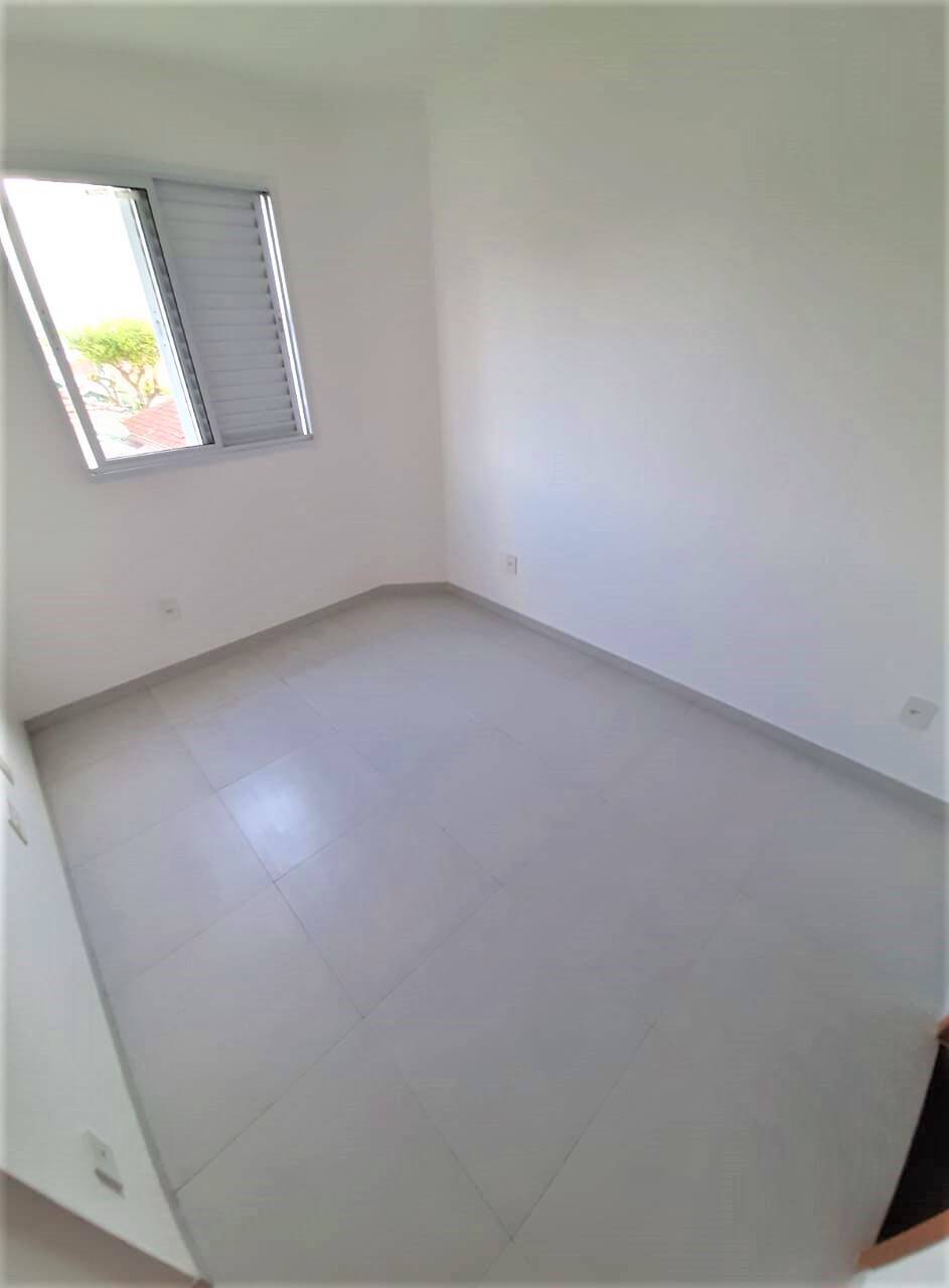 Casa (Triplex) - 3 dormitórios - Terraço - 2 vagas de garagem - Santos