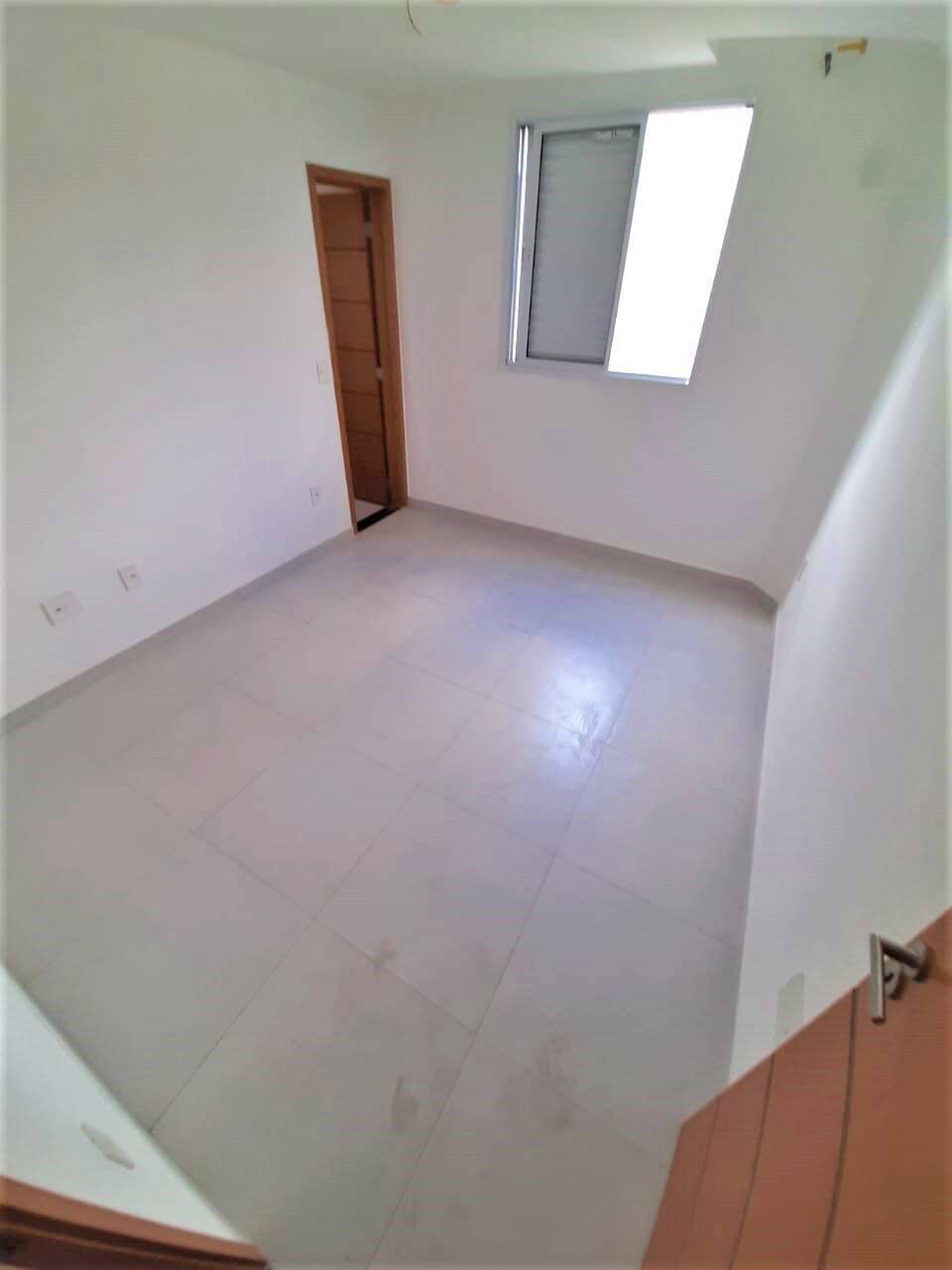 Casa (Triplex) - 3 dormitórios - Terraço - 2 vagas de garagem - Santos