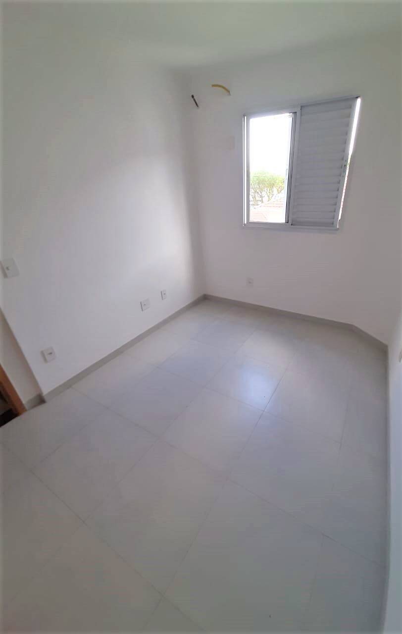 Casa (Triplex) - 3 dormitórios - Terraço - 2 vagas de garagem - Santos