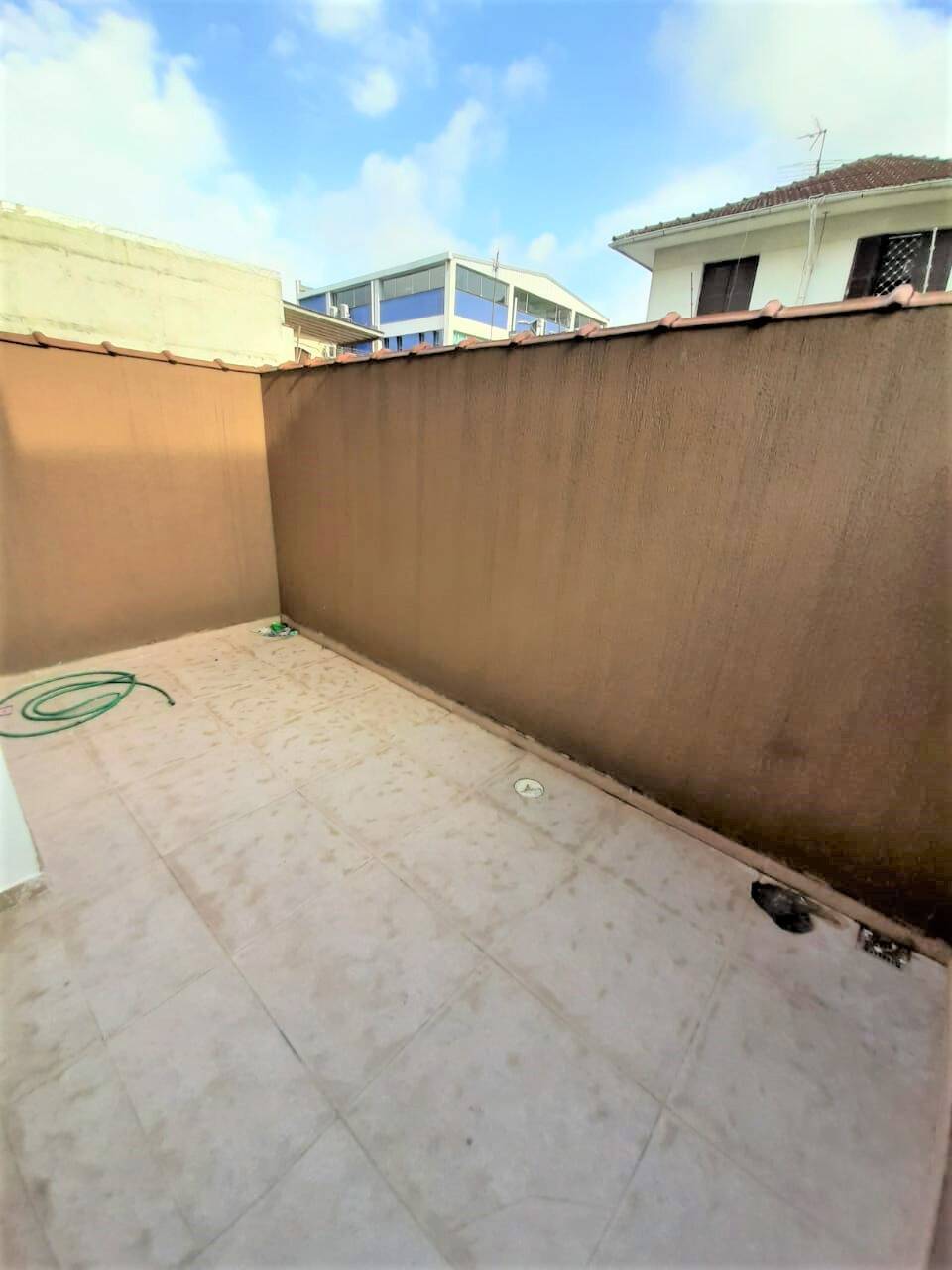 Casa (Triplex) - 3 dormitórios - Terraço - 2 vagas de garagem - Santos