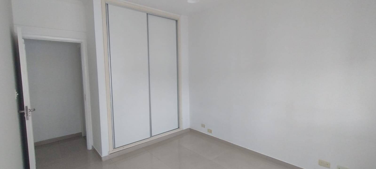 2 Dormitórios Pé na areia José Menino Santos