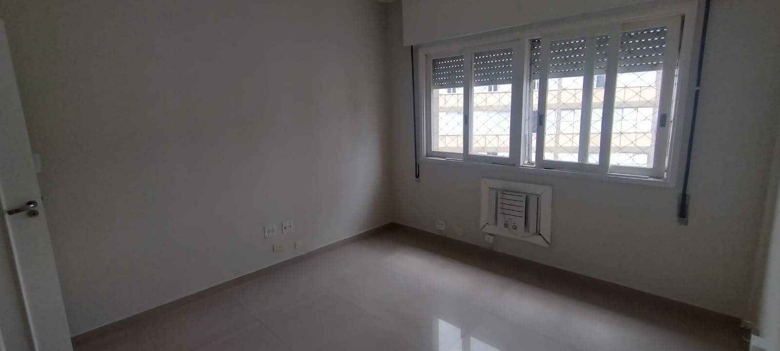 2 Dormitórios Pé na areia José Menino Santos