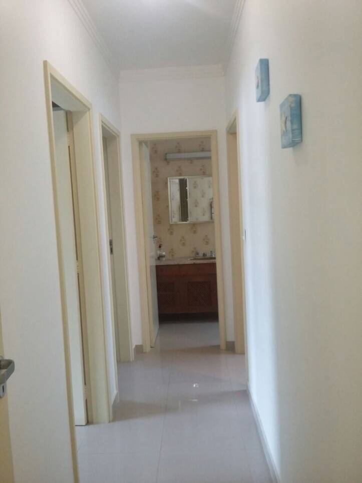 Apartamento 3 dormitórios,2 vagas de garagem na Enseada