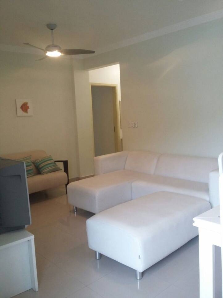 Apartamento 3 dormitórios,2 vagas de garagem na Enseada