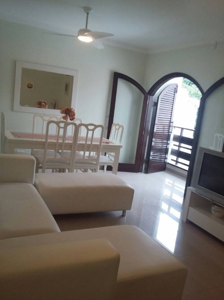 Apartamento 3 dormitórios,2 vagas de garagem na Enseada
