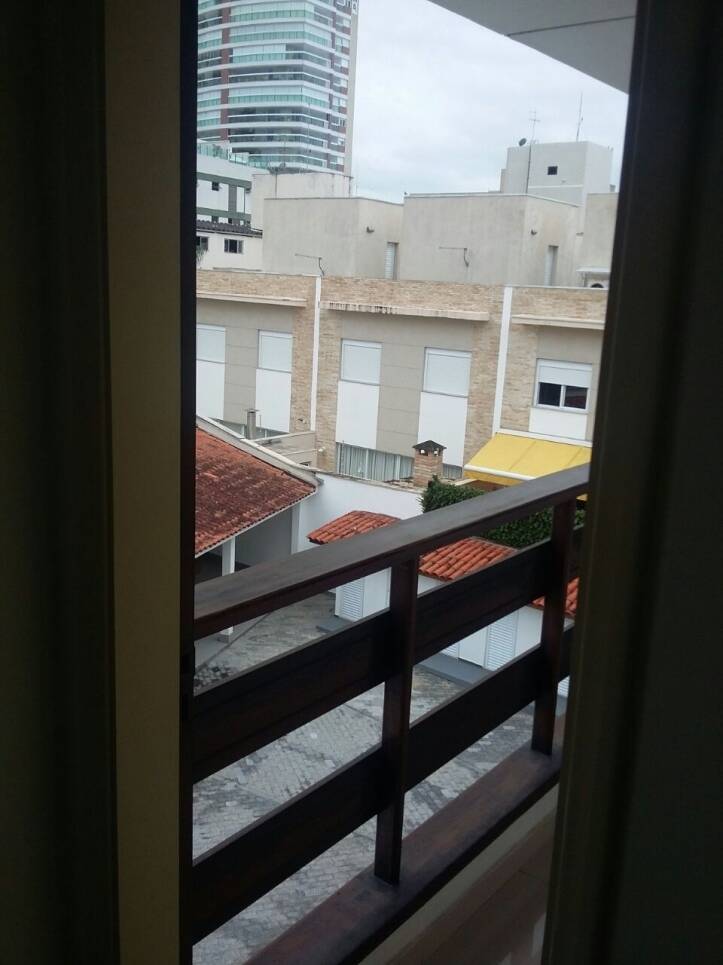 Apartamento 3 dormitórios,2 vagas de garagem na Enseada
