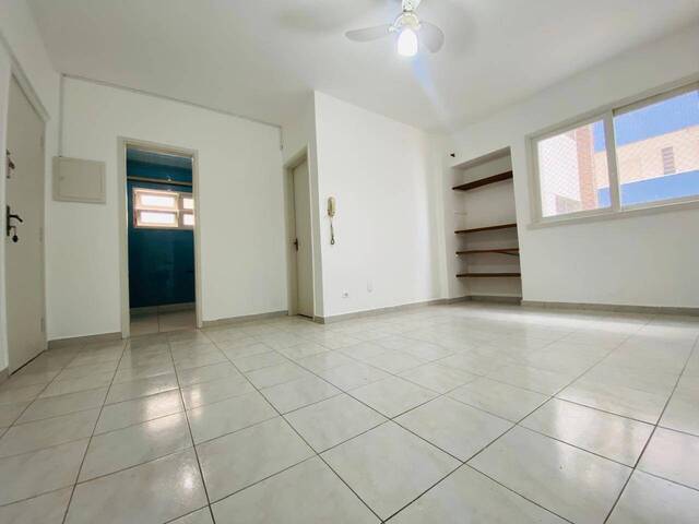 #3747 - Apartamento para Locação em Santos - SP